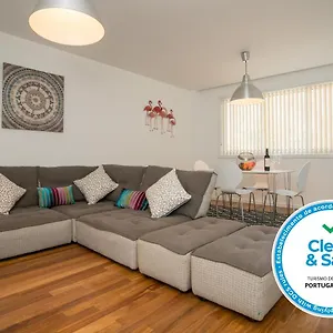 stylish-two-bedroom-apartment-central-tavira.hotelaalgarve.com/